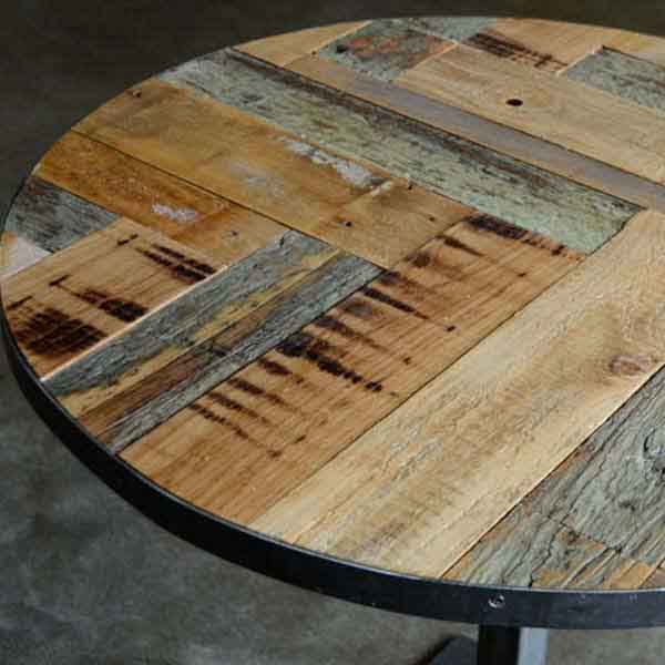 tavolino da bistrot con legno riciclato