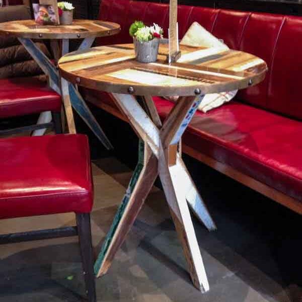 tavolino da bistrot di legno
