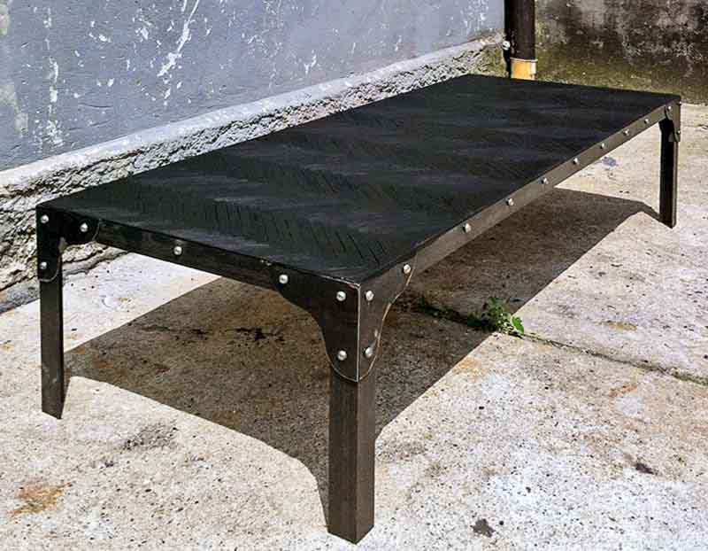 tavolino nero legno e ferro